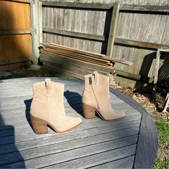 Sam Edelman Shoes - Sam Edelman Agnes western‎ boot bootie size 7